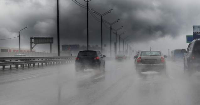 Alunecări de teren în urma ploilor abundente! Trafic oprit pe DN 22