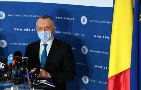 Elevii ar putea primi vouchere pentru meditaţii. Anunțul făcut de Cîmpeanu