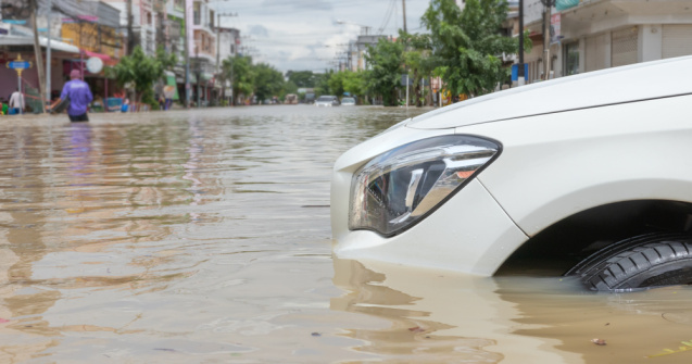 Infotrafic: Circulaţia pe câteva şosele din România este îngreunată de inundaţii