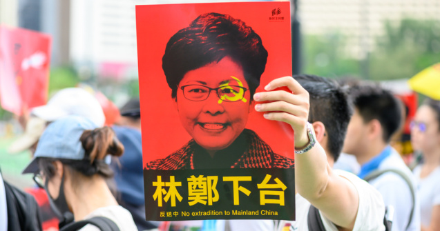 Presa nu trebuie să „submineze” guvernul, atenționează șefa executivului din Hong Kong