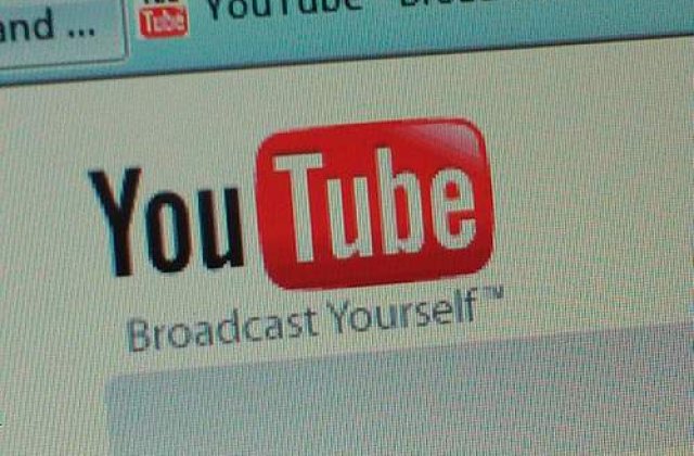 YouTube lanseaza un sistem de subtitrari pentru videoclipuri