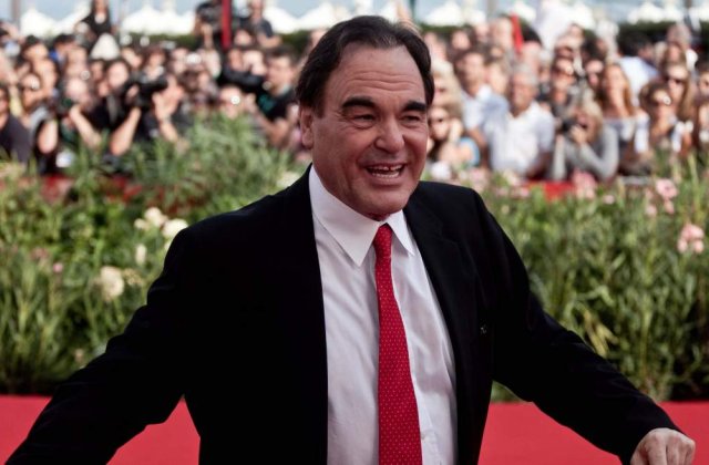 Cum vede Oliver Stone razbunarea in lumea traficantilor de marijuana
