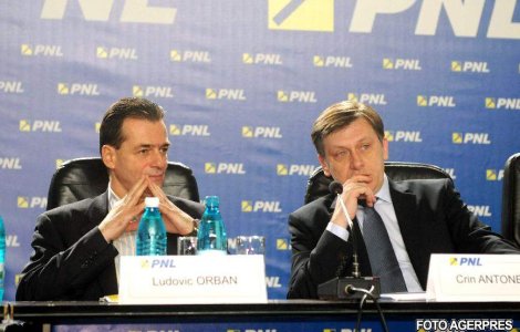 Antonescu si Orban se lupta pentru sefia PNL