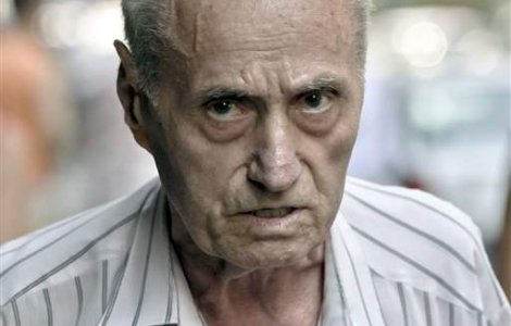 Tortionarul Visinescu se interneaza in spital