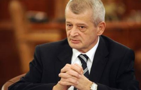 Oprescu: Deocamdata strangem cainii de pe strazi