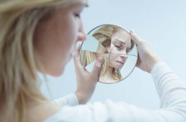 Ne&icirc;ncrederea &icirc;n sine: 8 semne care persistă la o persoană cu stima de sine scăzută