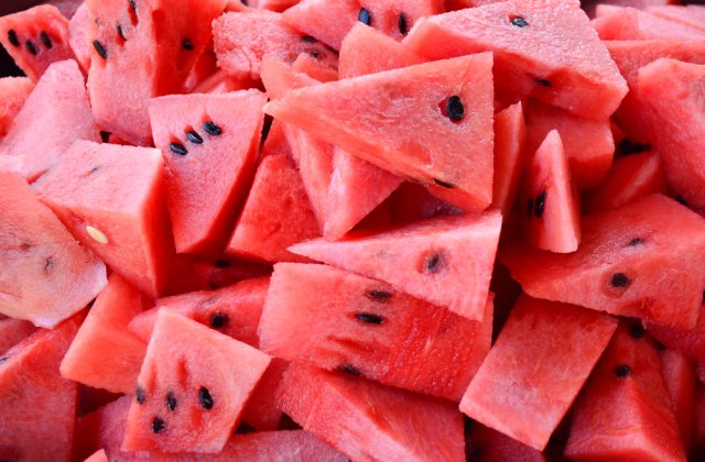 Sursă sigură de proteine și vitamine! Beneficiile semințelor de pepene verde