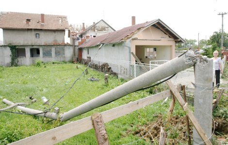 Cod portocaliu de grindină și vijelii în 32 de județe până duminică dimineață