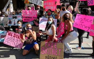 Mariah Carey și Cher,...