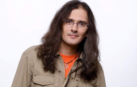 Hrubaru, tuns de militieni cu o panza de bomfaier