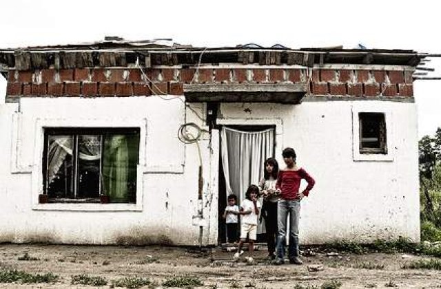 Internatele pentru copiii romi, unica solutie?