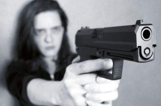 [UPDATE] Barbat impuscat in cap de o femeie in Piata Dorobanti din Capitala