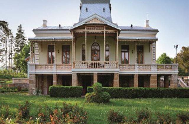 Cazare cu staif: Cat costa o noapte la conac