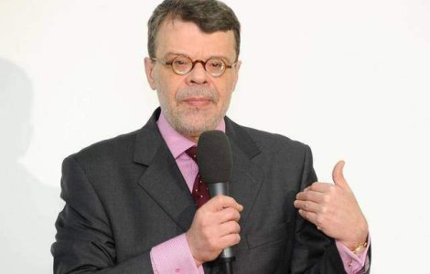 Ministrul Culturii, atacat cu rosii la Cluj