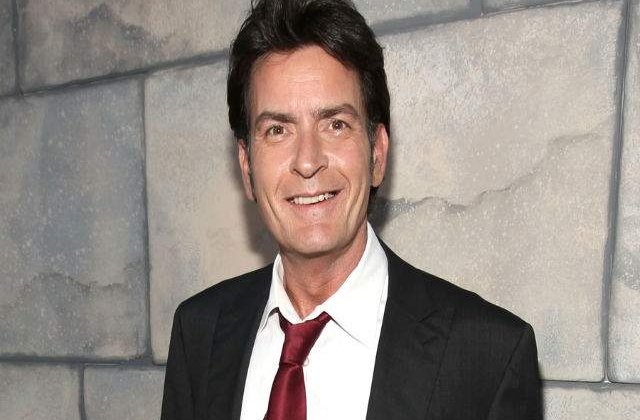 Charlie Sheen a obtinut diploma de absolvire a liceului
