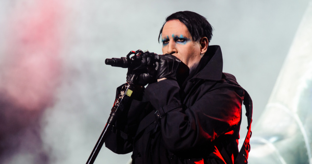 Marilyn Manson a acceptat să se predea poliţiştilor din Los Angeles