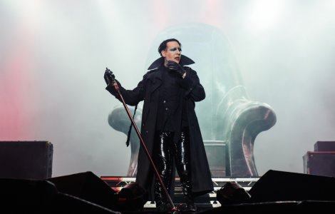 Marilyn Manson, vizat de un mandat de arestare, a acceptat să se predea polițiștilor din Los Angeles
