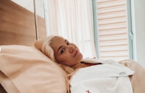 Alina Ceușan și-a pus silicoane! Vedeta a postat primele imagini de pe patul de spital