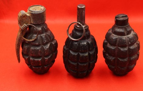 Ladă cu grenade, identificată într-un colegiu din Capitală. Pirotehniștii au intervenit de urgență