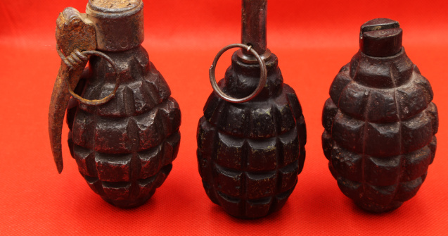 Ladă cu grenade, identificată într-un colegiu din Capitală