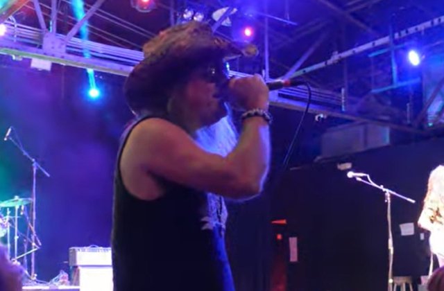 A murit Johnny Solinger! Vocalistul avea doar 55 de ani