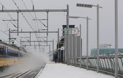 Traficul feroviar si aerian, perturbat din cauza conditiilor meteo