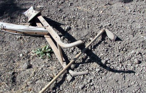 Recesiunea a adus 100.000 de romani "la sapa de lemn"