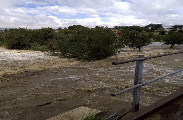 Stroe: Oamenii afectati de inundatii vor primi ajutoare financiare