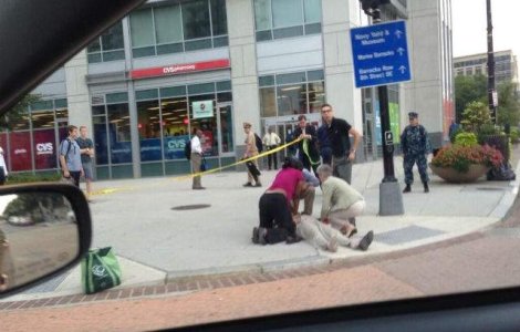 Focuri de arma intr-o unitate militara din Washington