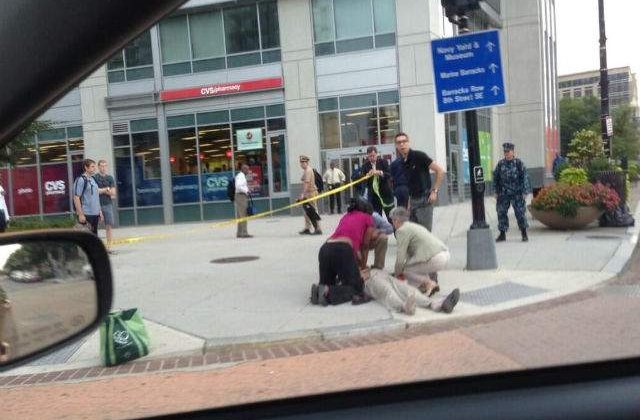 Focuri de arma intr-o unitate militara din Washington. Atacatorul este ACTIV