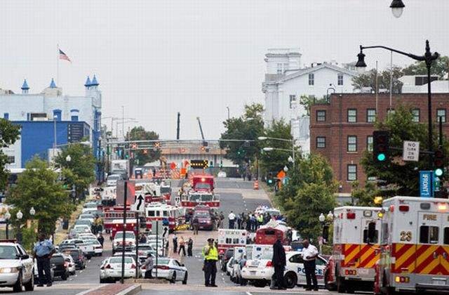 13 morti in urma atacului armat din Washington. Cum a reactionat Obama