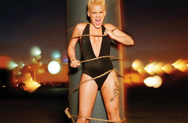 Cantareata Pink, desemnata Femeia Anului 2013