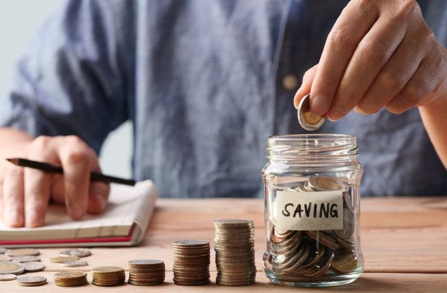 4 metode prin care poți economisi bani în fiecare zi