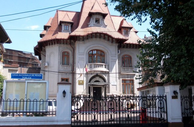 Casa Națională de Pensii angajează 1.000 de persoane pentru evaluarea dosarelor de pensie