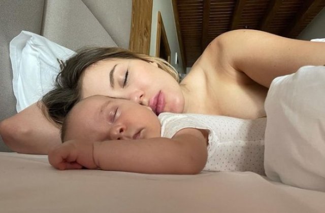 Emily Burghelea, excursie &icirc;n Grecia: &bdquo;Sexy mama&rdquo;