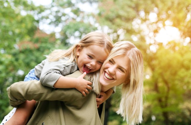 Cum să fii un părinte mai bun – 4 sfaturi de care fiecare mamă trebuie să țină cont