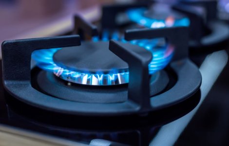 Gazele și curentul electric sunt mai scumpe! Plata pentru unii, mai mare cu 4 până la 7% pentru fiecare kWh