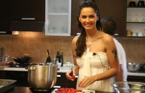 Video: Oana Zavoranu si-a dat foc la haine in direct