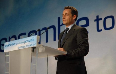 Sarkozy : Nu-mi pierd timpul cu "elucubratiile" presei privind viata mea privata