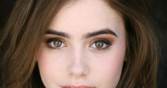 Lily Collins, desemnata cea mai periculoasa celebritate online