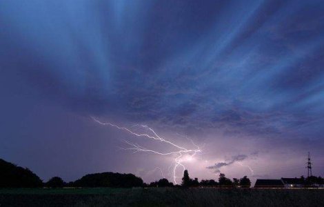 Meteo: Ploi in toata tara in urmatoarele 12 ore