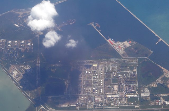 VIDEO Exlozie la o instalație de la Rafinăria Petromidia-Năvodari. Planul Roșu de Intervenție - activat
