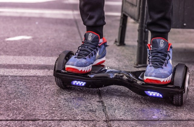 Avantajele și dezavantajele scuterelor electrice hoverboad