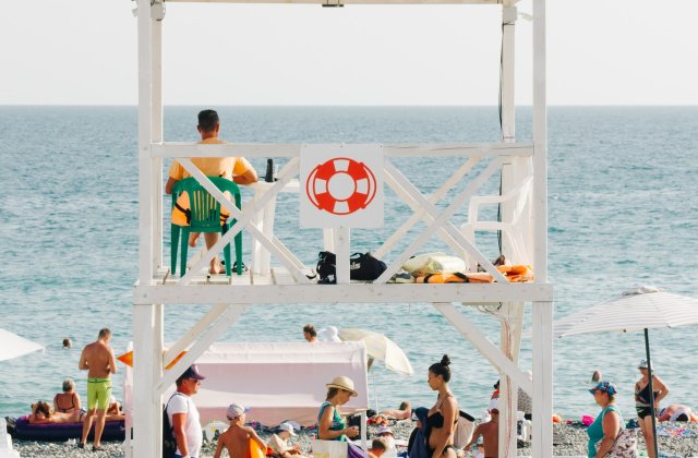 Salvamar jefuit în timp ce acorda primul ajutor. Hoțul a fost prins de un jandarm aflat în concediu