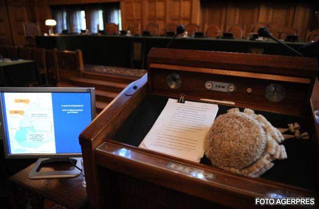 Zeci de institutii au acordat sporuri ilegale in 2008