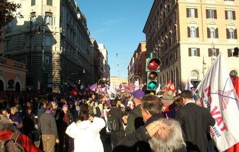 Protest impotriva lui Berlusconi