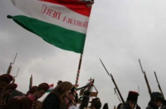 Cum isi sarbatoresc maghiarii ziua?