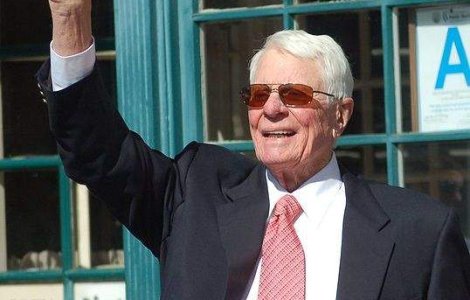 A murit actorul Peter Graves