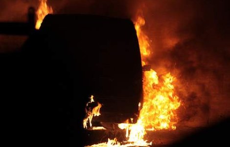 Roma: Patru tineri, dintre care un roman, au murit intr-un incendiu