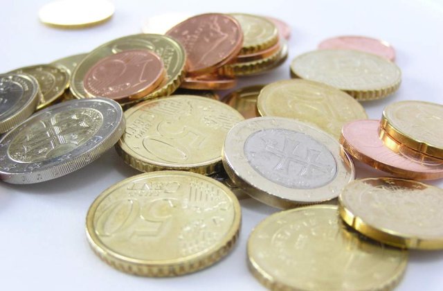 Almunia: FME nu este o prioritate pentru zona euro